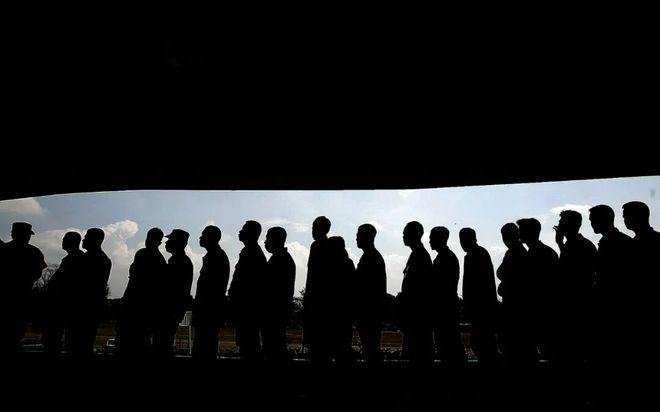 小红书的评论区，挤满了被京东采销训斥过的商家