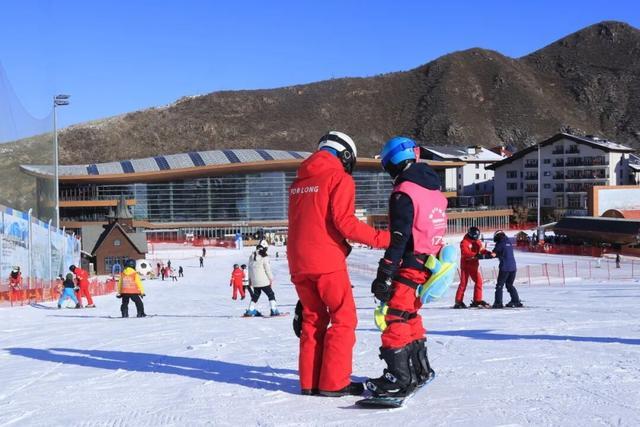 多地滑雪场“开板”，这份安全防护指南请收好