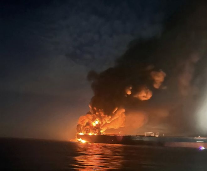 土耳其黑海海域两艘油轮爆炸，初步认定由外部冲击造成，曾运送俄罗斯石油..