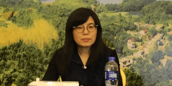 地产大佬给了美女高管3000万安家费和千万年薪，代价惊人