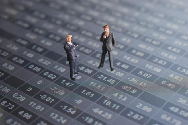 1美元=6.99人民币！人民币一度涨破“7”，对A股意味着什么？