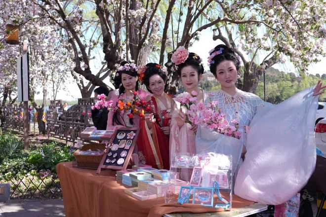 清明假期第二天，北京市属公园迎客87.36万