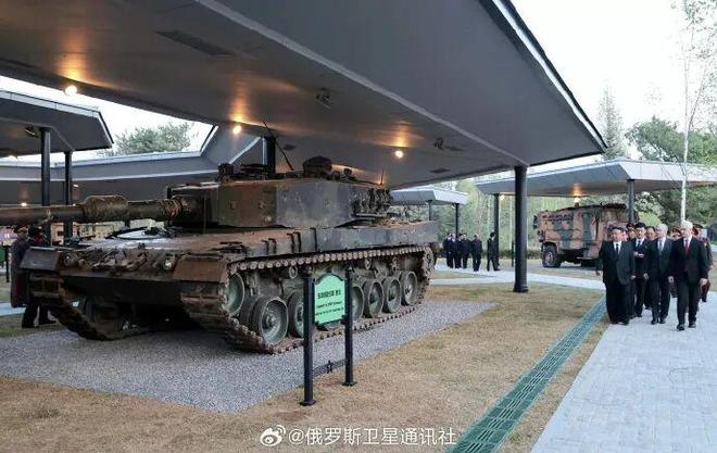 朝鲜展示在俄乌战场缴获的西方武器，包括“豹”-2、M1A1“艾布拉姆斯”坦克！..
