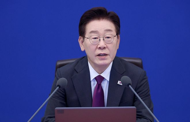 “中国人大举购入首尔江南区公寓”？李在明点名批评韩媒炮制假新闻..