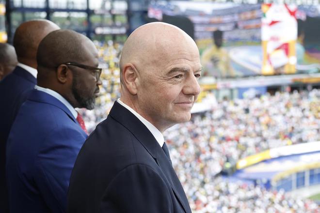 因凡蒂诺回应世界杯补水暂停新规：FIFA没因此增加额外收入，只是出于公平竞赛考量..