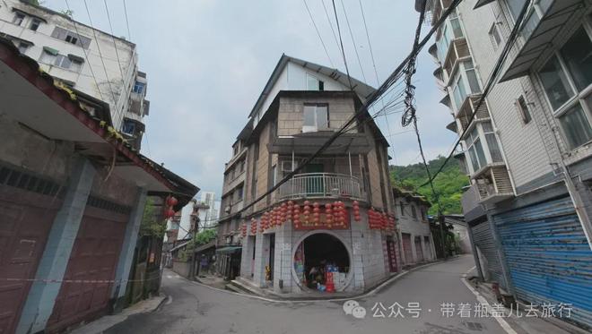 嘉陵江边这座700年的盐井老街，曾靠盐业繁华几百年，今像被遗忘..